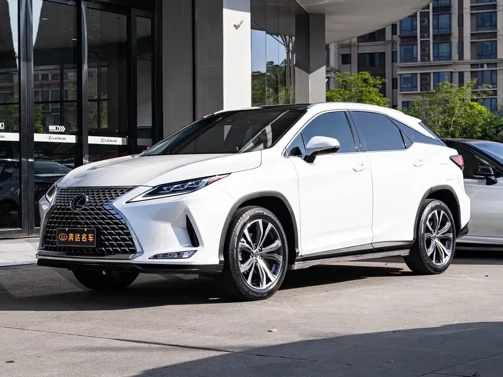 Lexus RX — фото 1