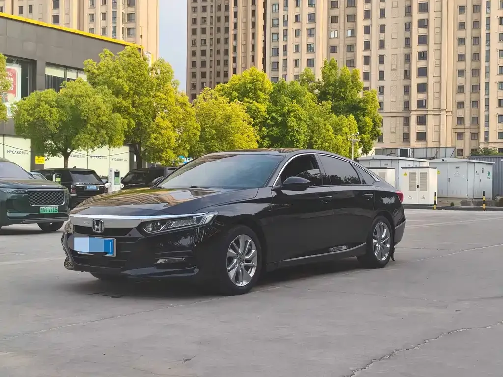 Honda Accord — фото 1