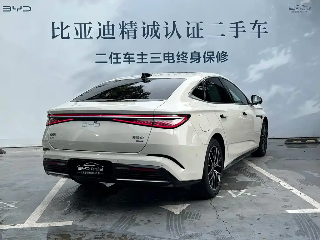 BYD Seal 07 DM-i — фото 8