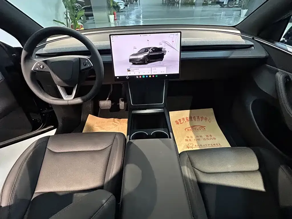 Tesla Model Y — фото 5