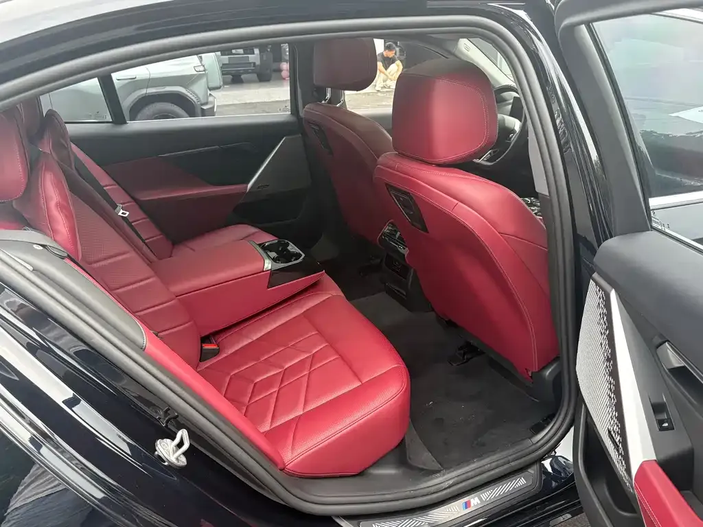 BMW 5 Series (Import) 2025 из CN, фото 5