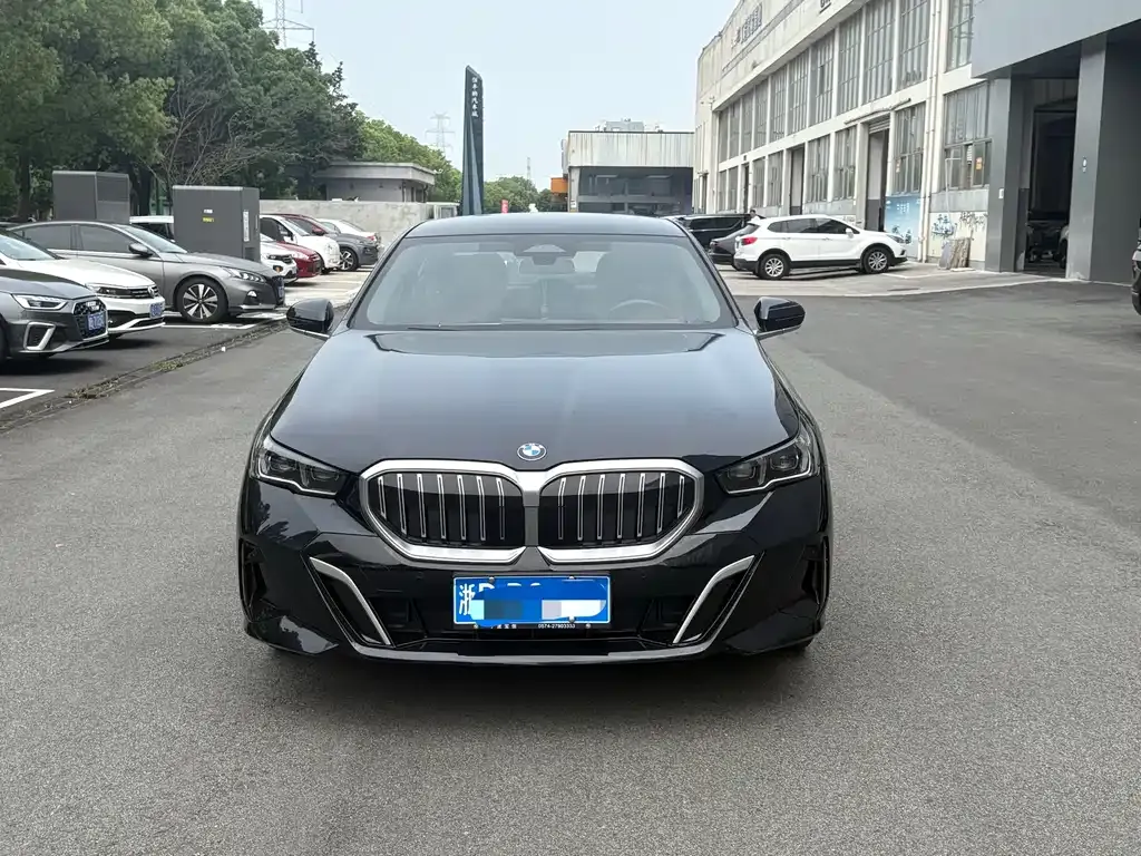 BMW 5 Series (Import) 2025 из CN, фото 7