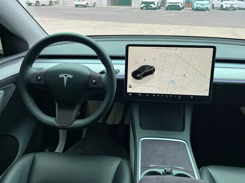 Tesla Model Y — фото 3