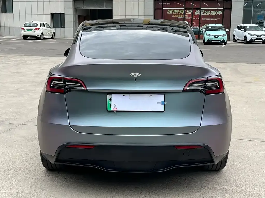 Tesla Model Y — фото 9