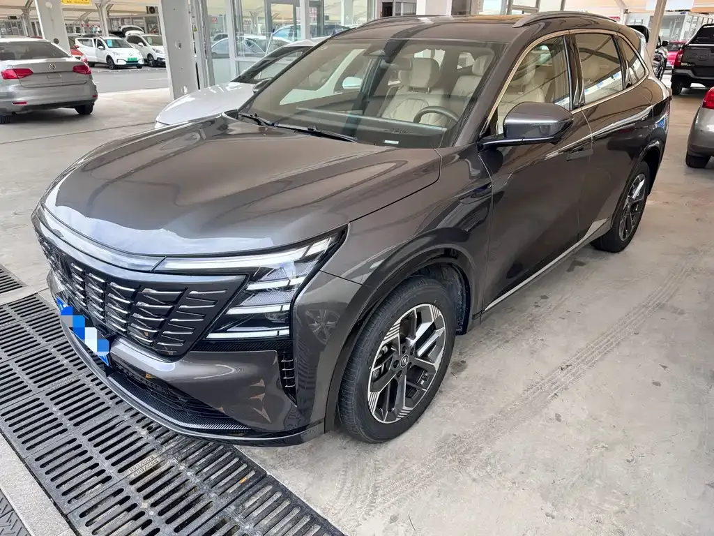 Changan CS75PLUS — фото 1