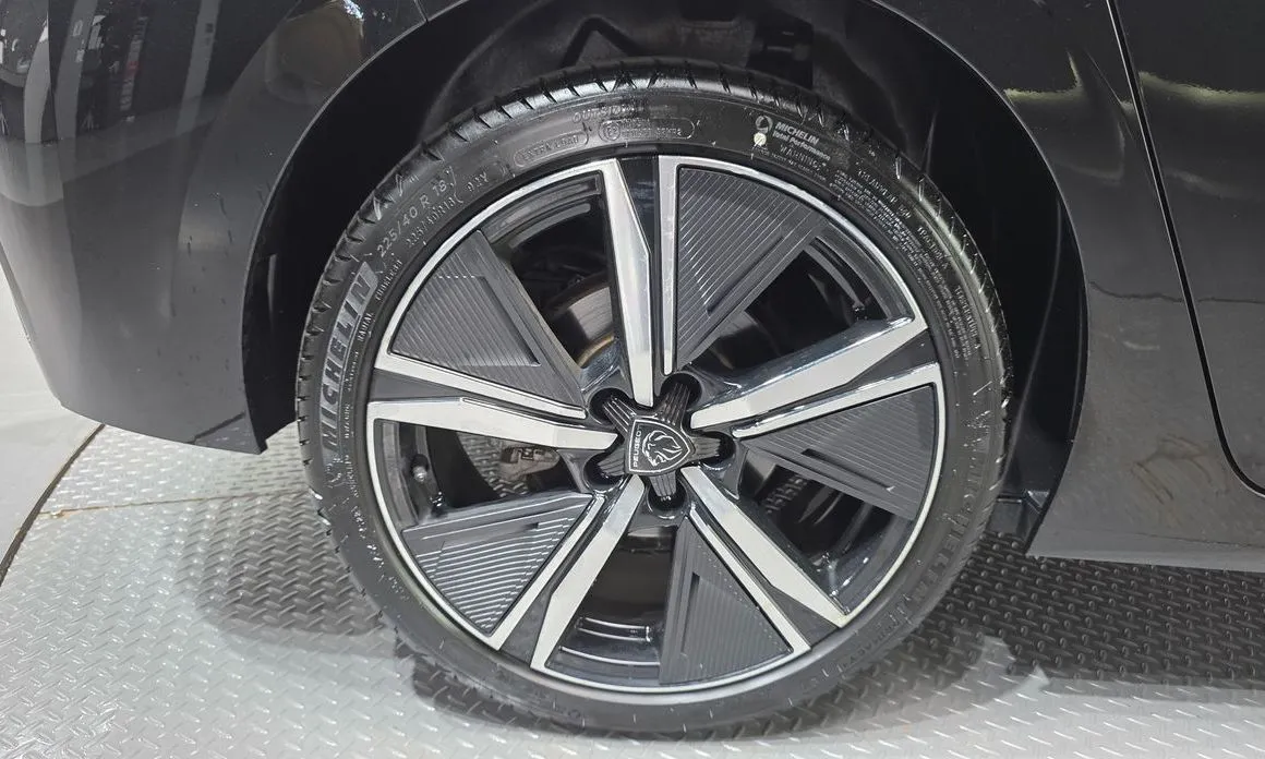 Peugeot 308 2023 из KR, фото 9