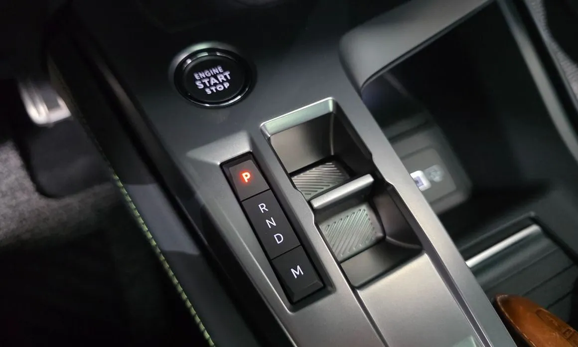 Peugeot 308 2023 из KR, фото 3