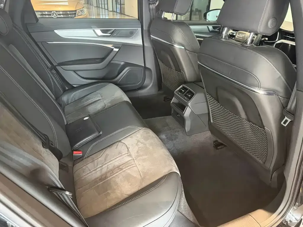 Audi A6L 2021 из CN, фото 7