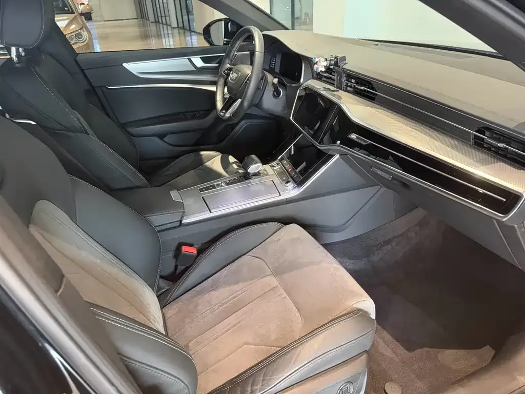 Audi A6L 2021 из CN, фото 3