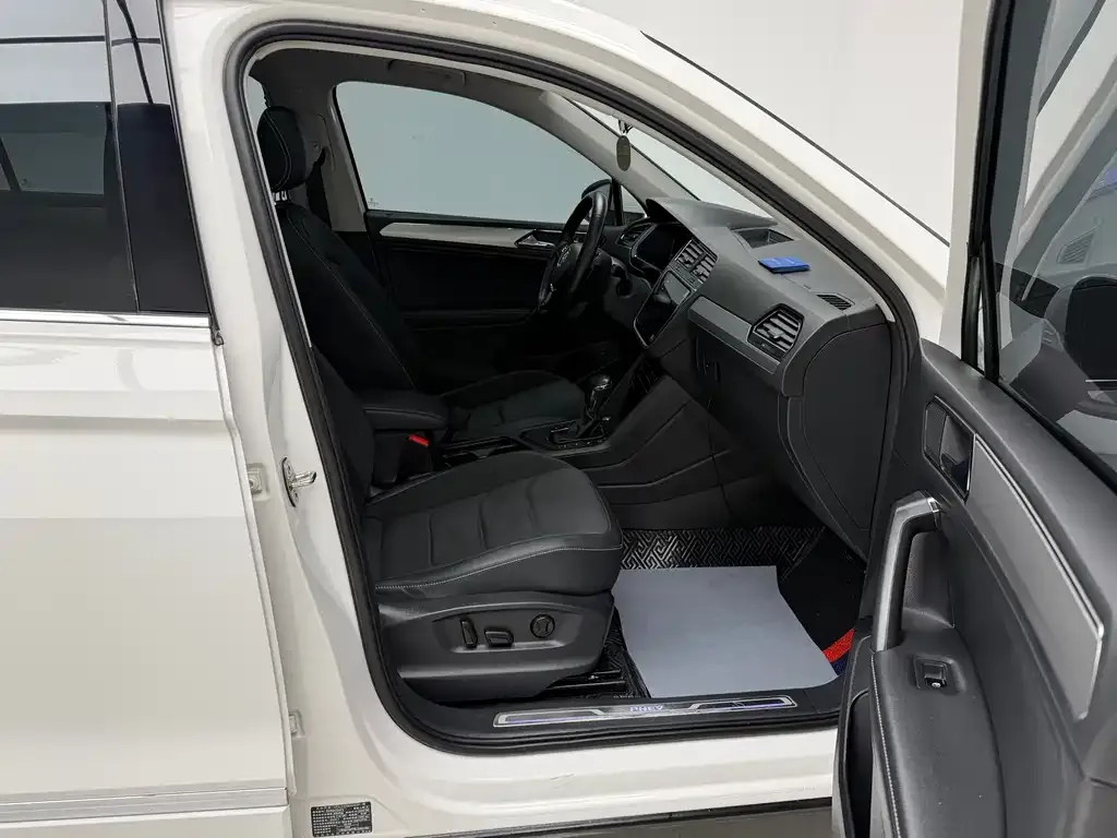 Volkswagen 途观L插电混动 2021 из CN, фото 9