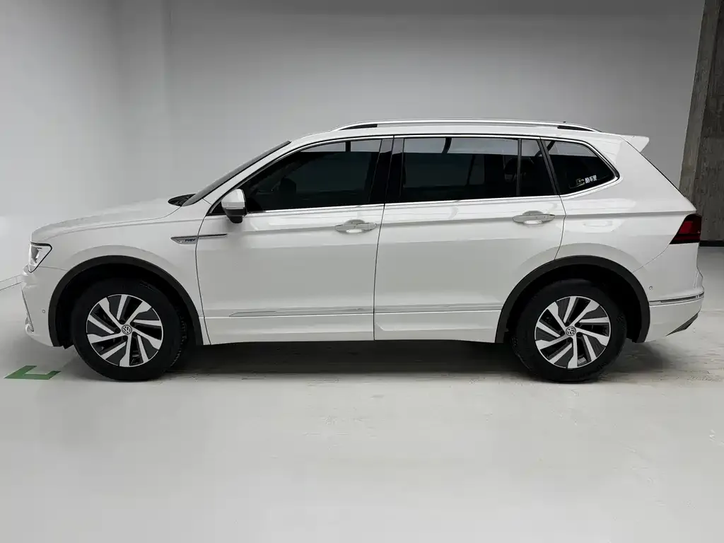 Volkswagen 途观L插电混动 2021 из CN, фото 4