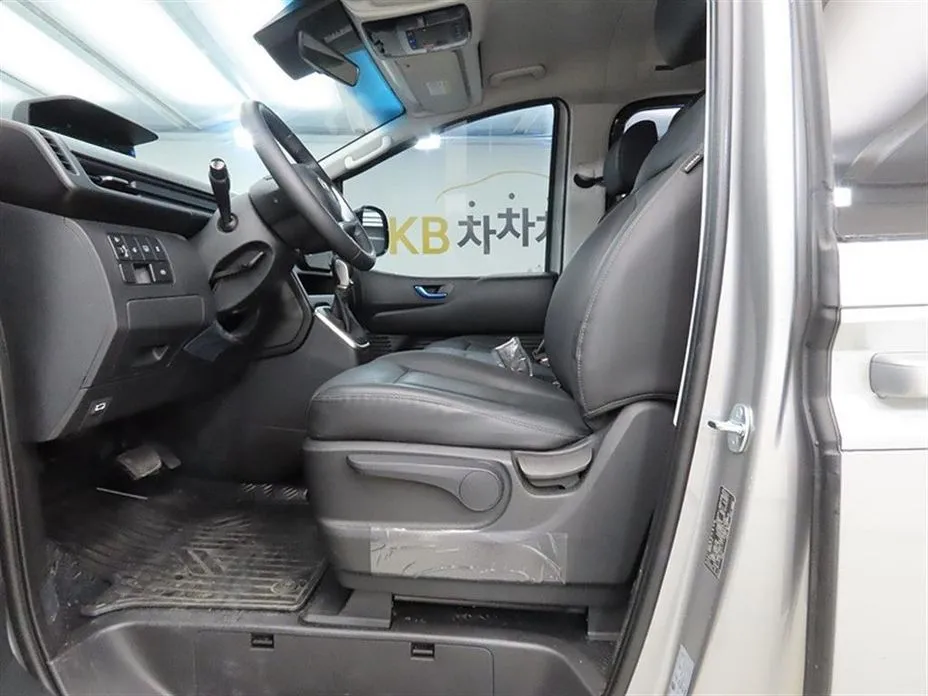 Hyundai Staria 2025 из KR, фото 3