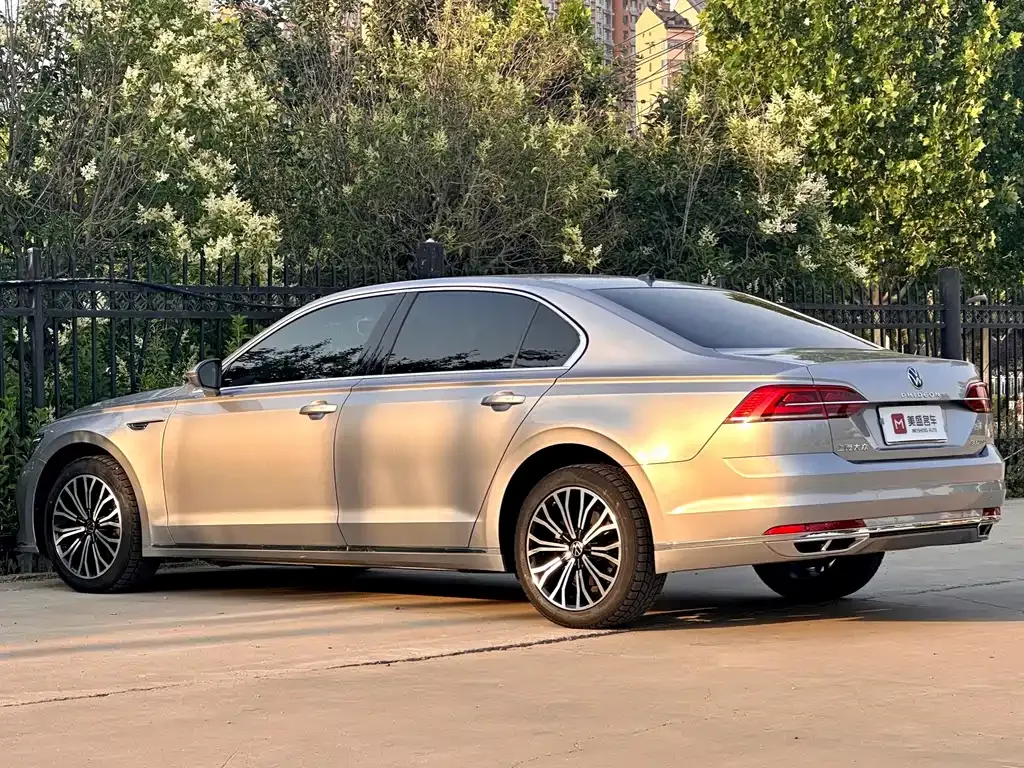Volkswagen Phideon 2023 из CN, фото 9