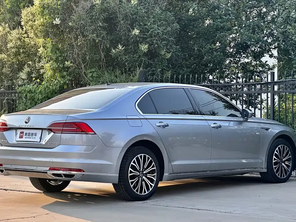 Volkswagen Phideon 2023 из CN, фото 6