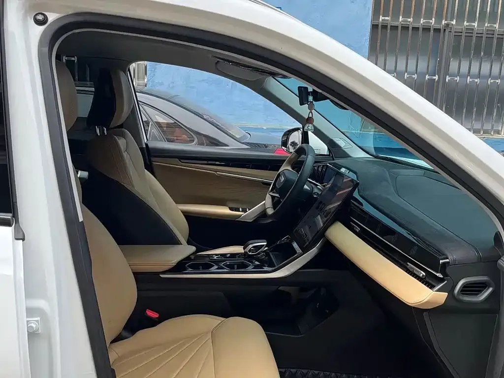 Geely Boyue L 2023 из CN, фото 2