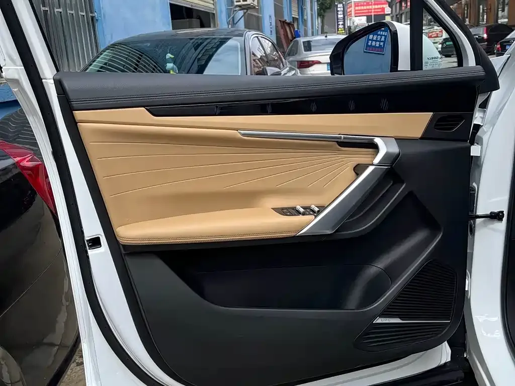 Geely Boyue L 2023 из CN, фото 4