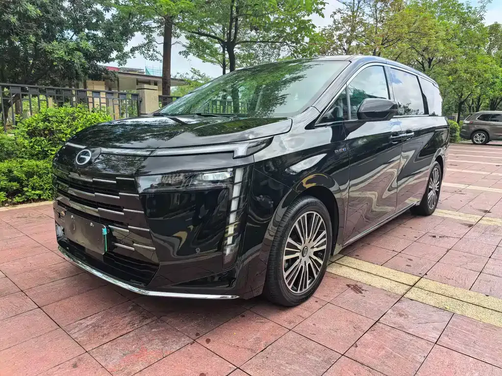 GAC Motor 传祺E8 PHEV — фото 8