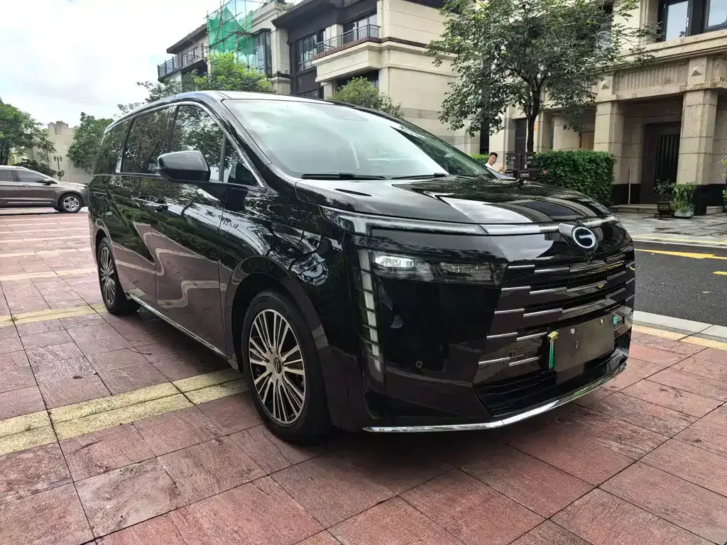 GAC Motor 传祺E8 PHEV — фото 4