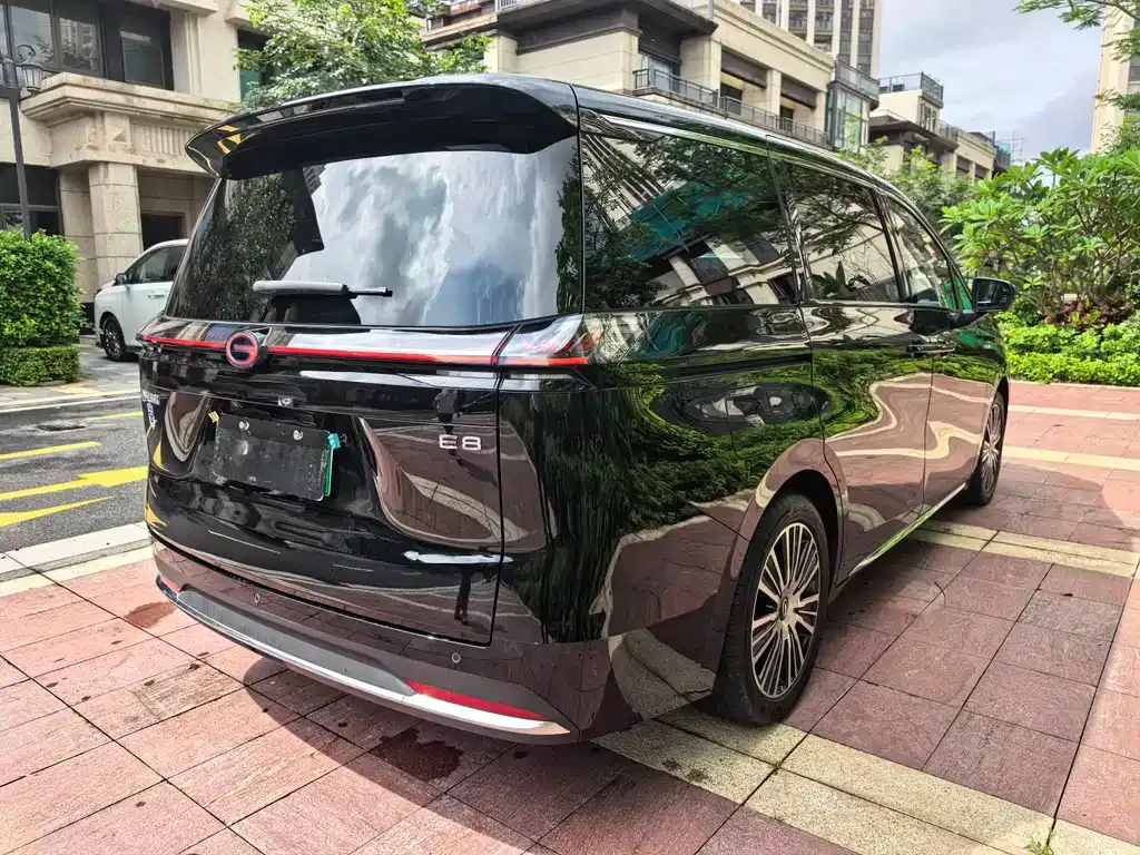 GAC Motor 传祺E8 PHEV — фото 10
