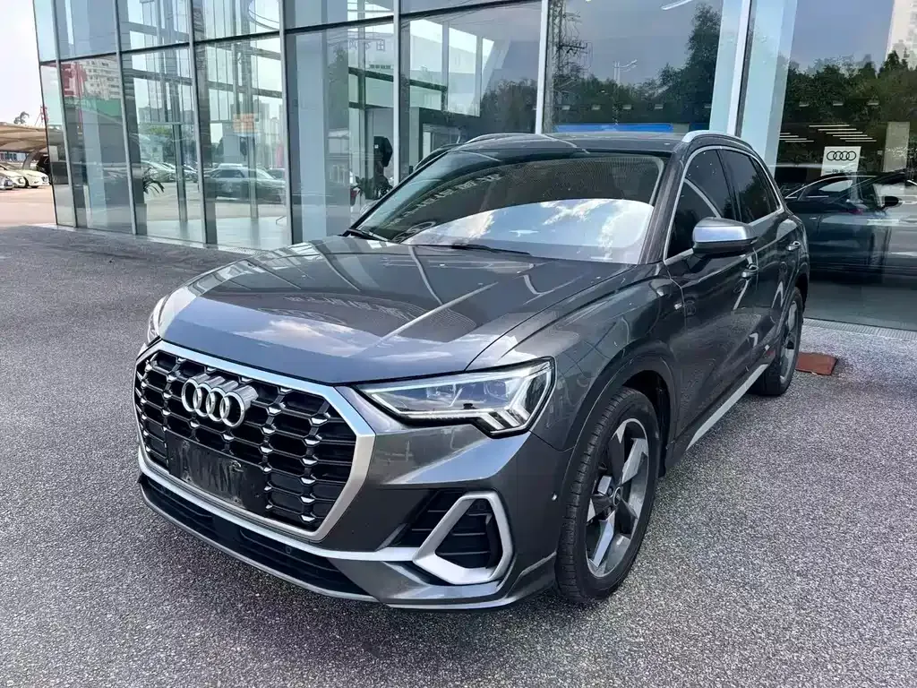 Audi Q3 — фото 1