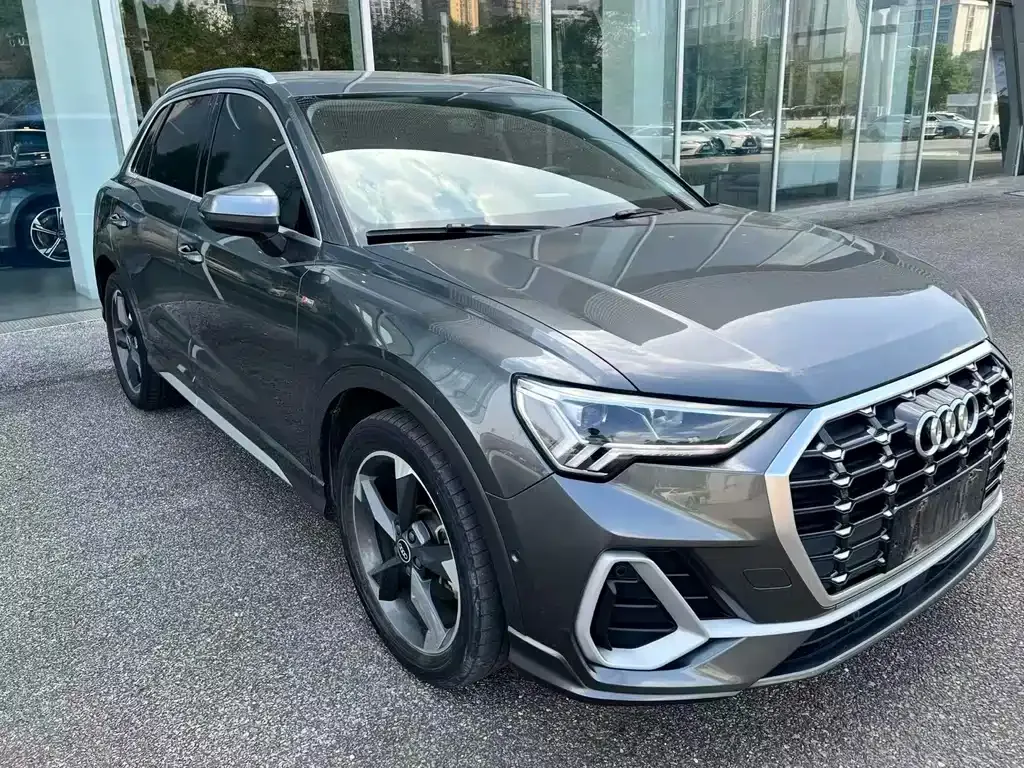 Audi Q3 — фото 10