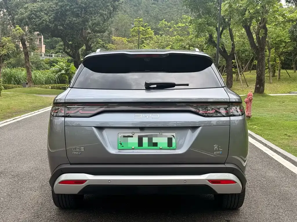 BYD L DM-i — фото 8