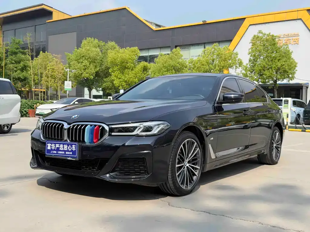 BMW 5 Series — фото 1