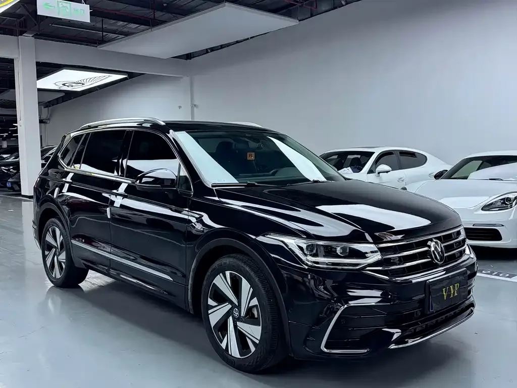 Volkswagen Tiguan L — фото 6