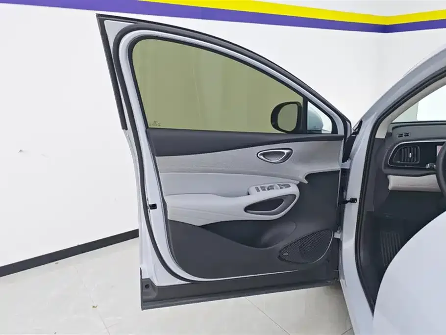BYD Hiace 05 EV — фото 2
