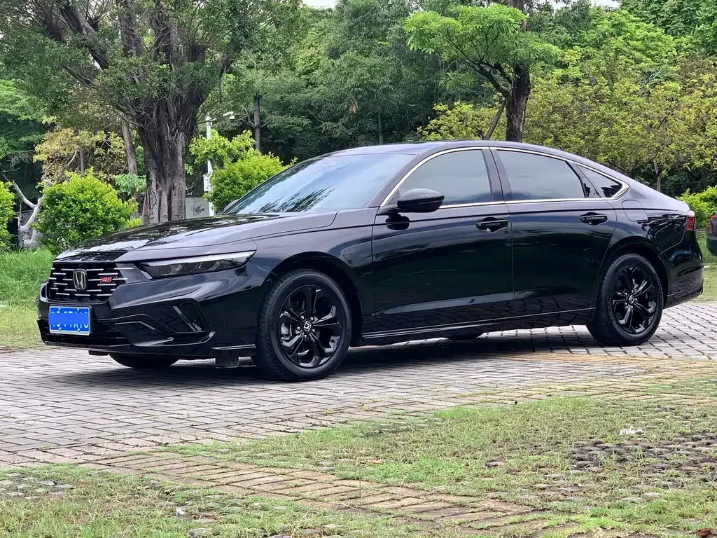 Honda Accord — фото 1