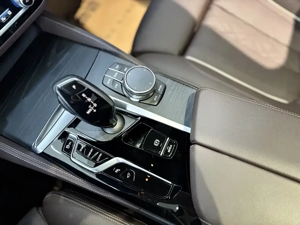 BMW 5 Series — фото 10