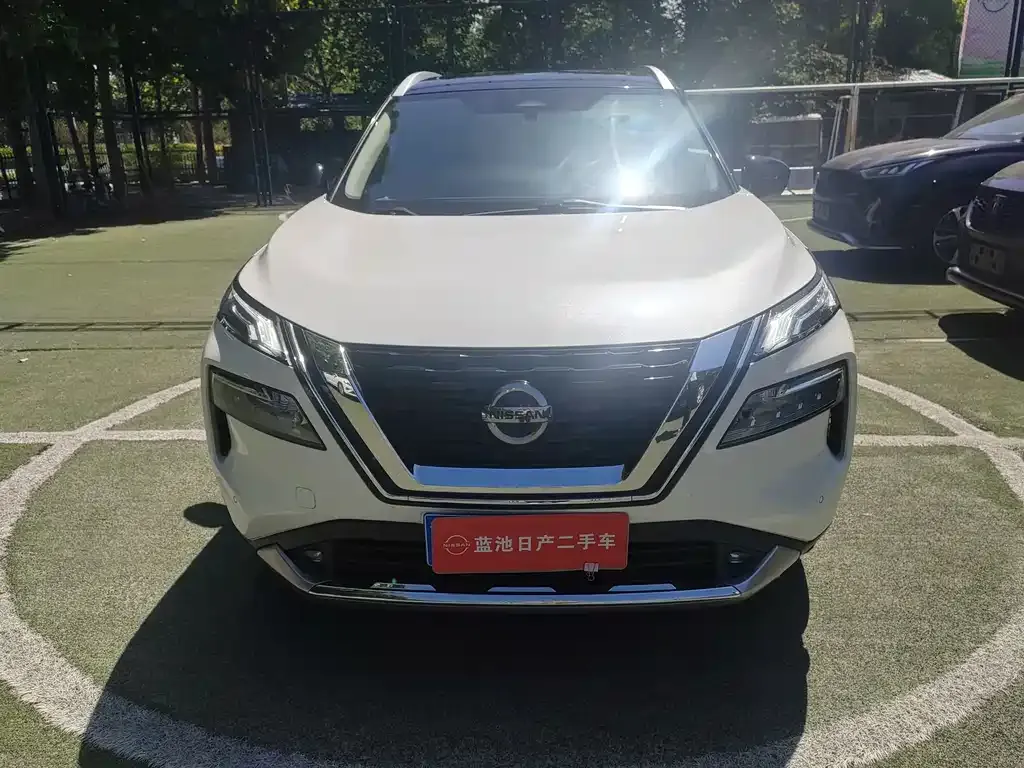 Nissan X-Trail — фото 1