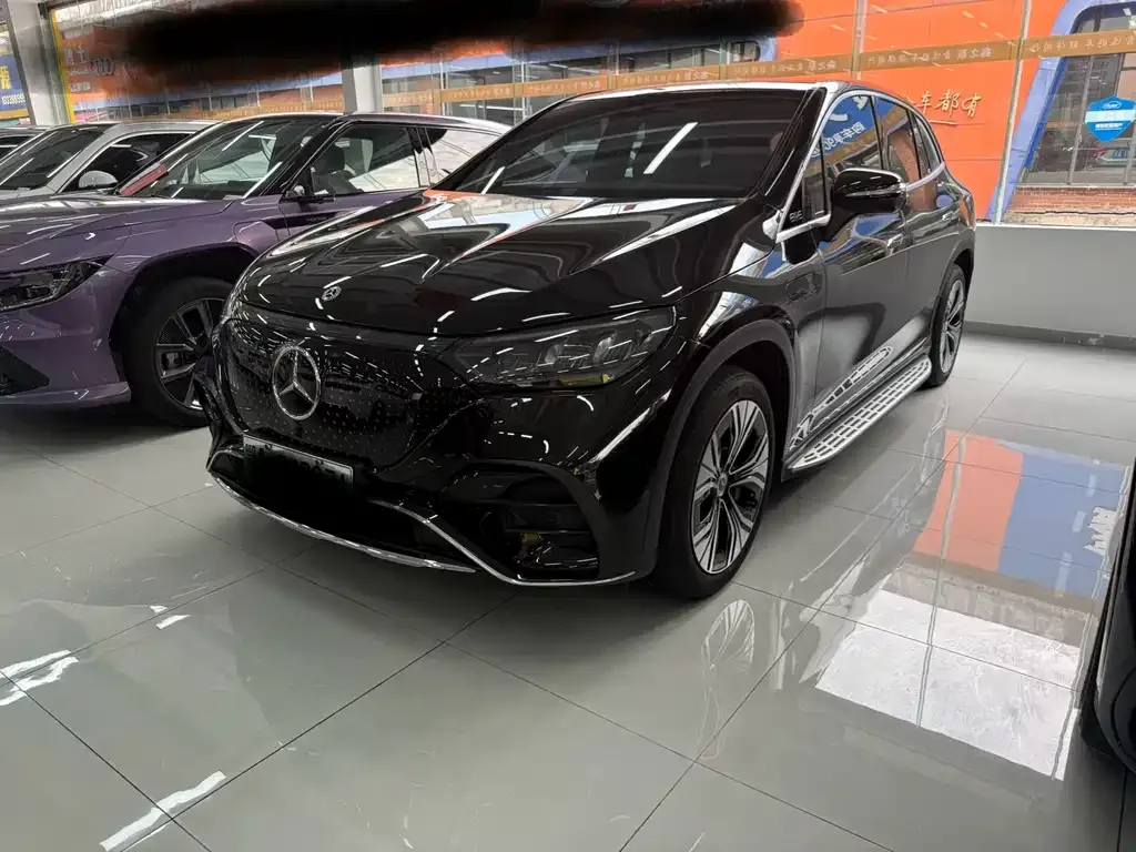 Mercedes-Benz EQE SUV — фото 1