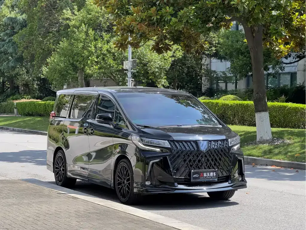 Toyota Alphard — фото 5