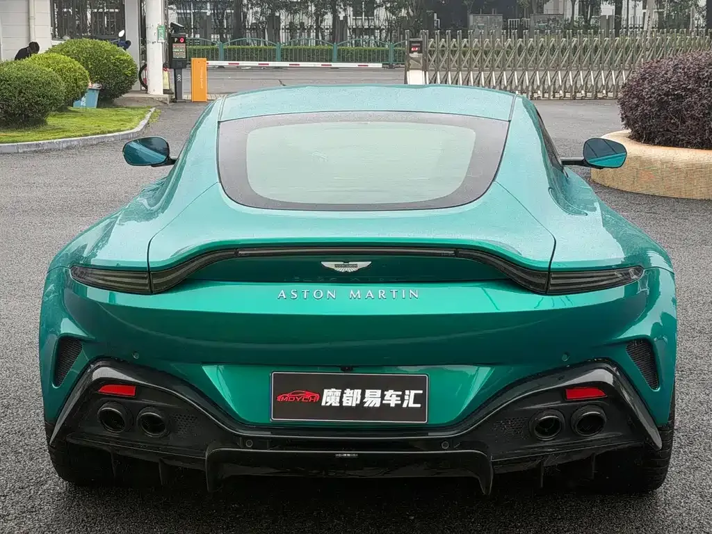 Aston Martin V8 Vantage 2025 из CN, фото 8