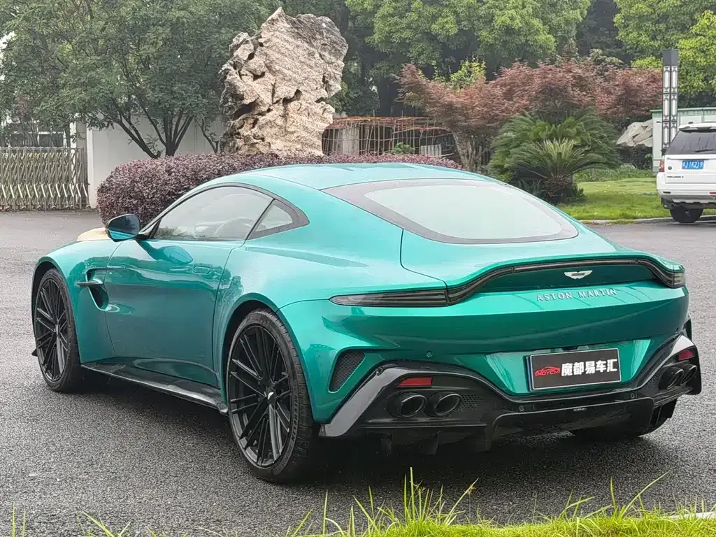 Aston Martin V8 Vantage 2025 из CN, фото 10