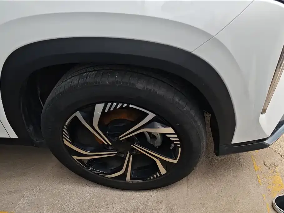 Geely Boyue 2024 из CN, фото 2