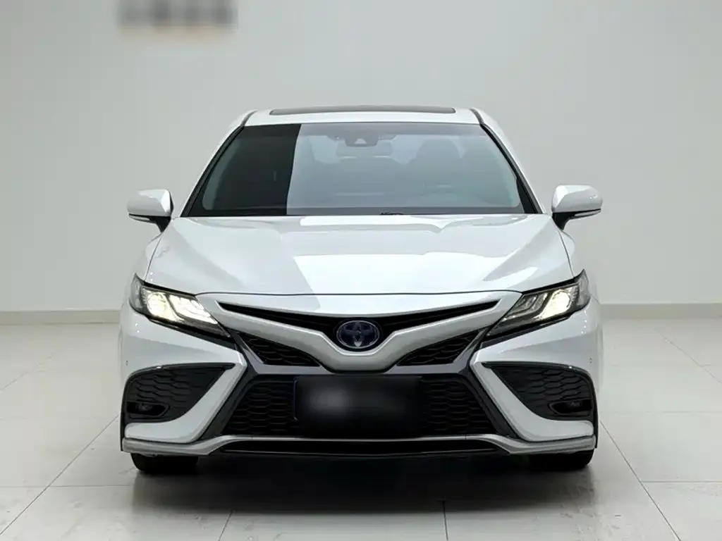 Toyota Camry — фото 7