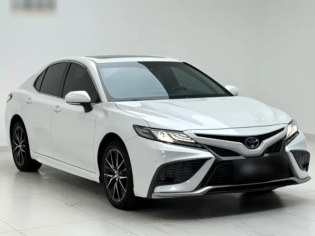 Toyota Camry — фото 8