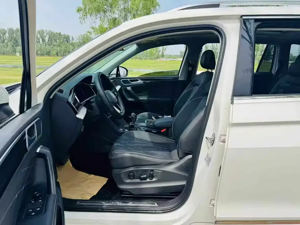 Volkswagen 途观L插电混动 2022 из CN, фото 4