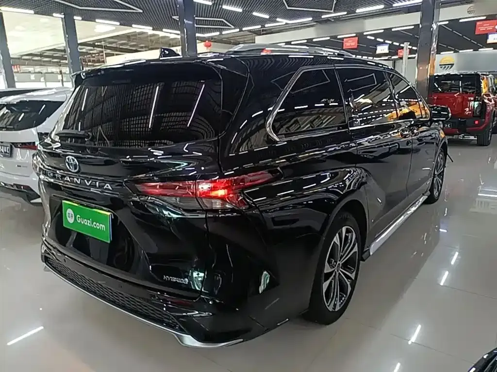 Toyota Granvia 2024 из CN, фото 9