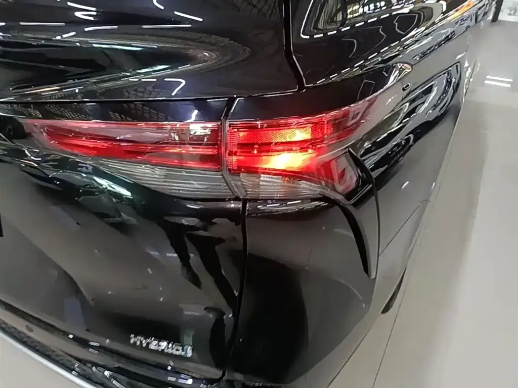 Toyota Granvia 2024 из CN, фото 3