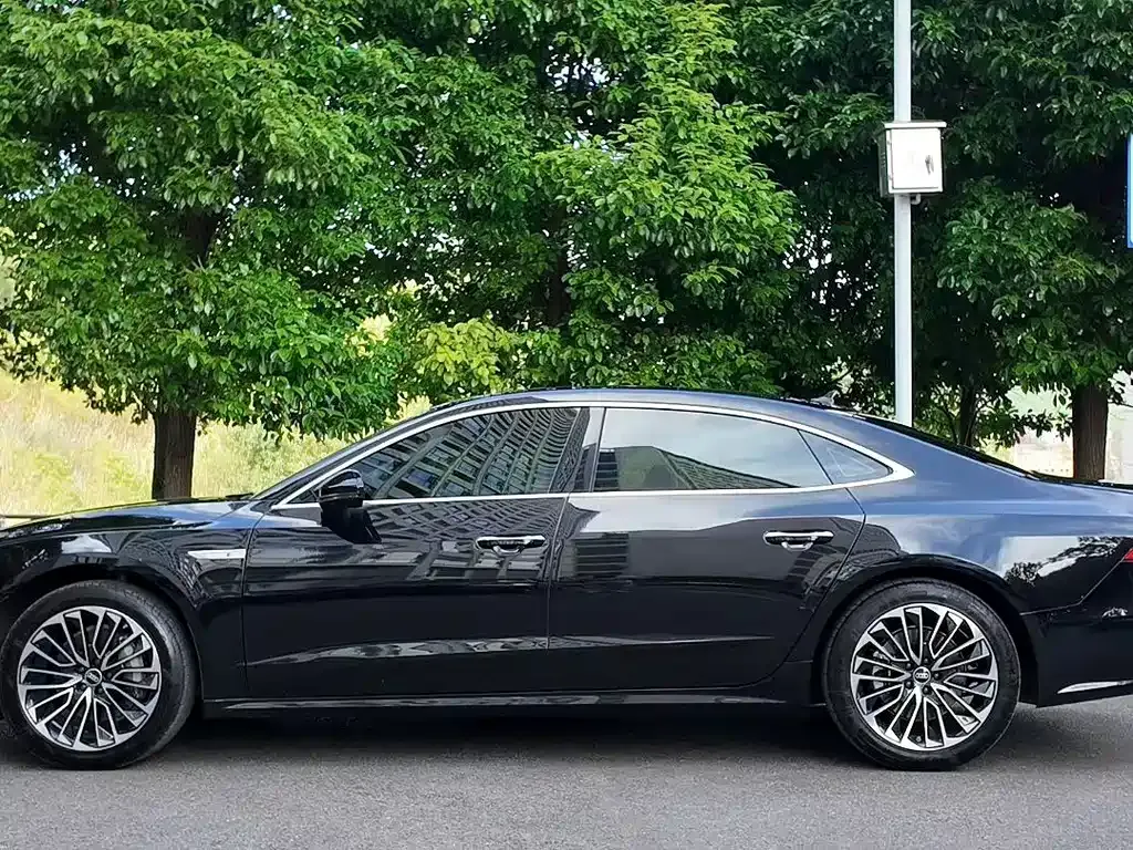 Audi A7L — фото 8