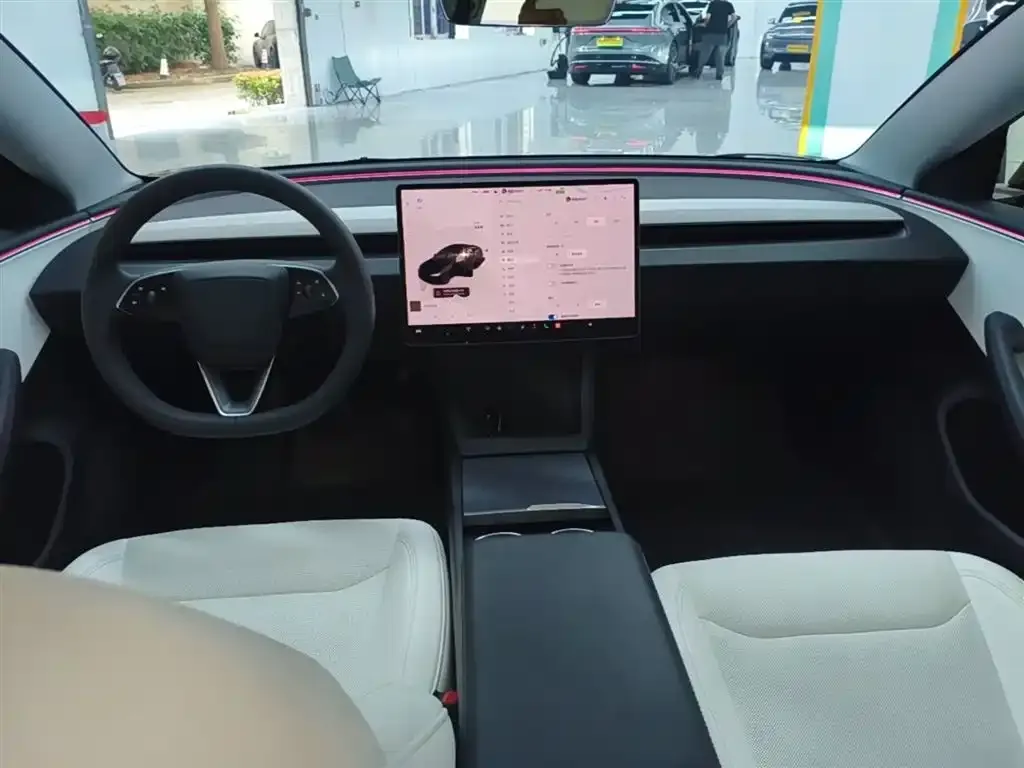 Tesla Model 3 — фото 3