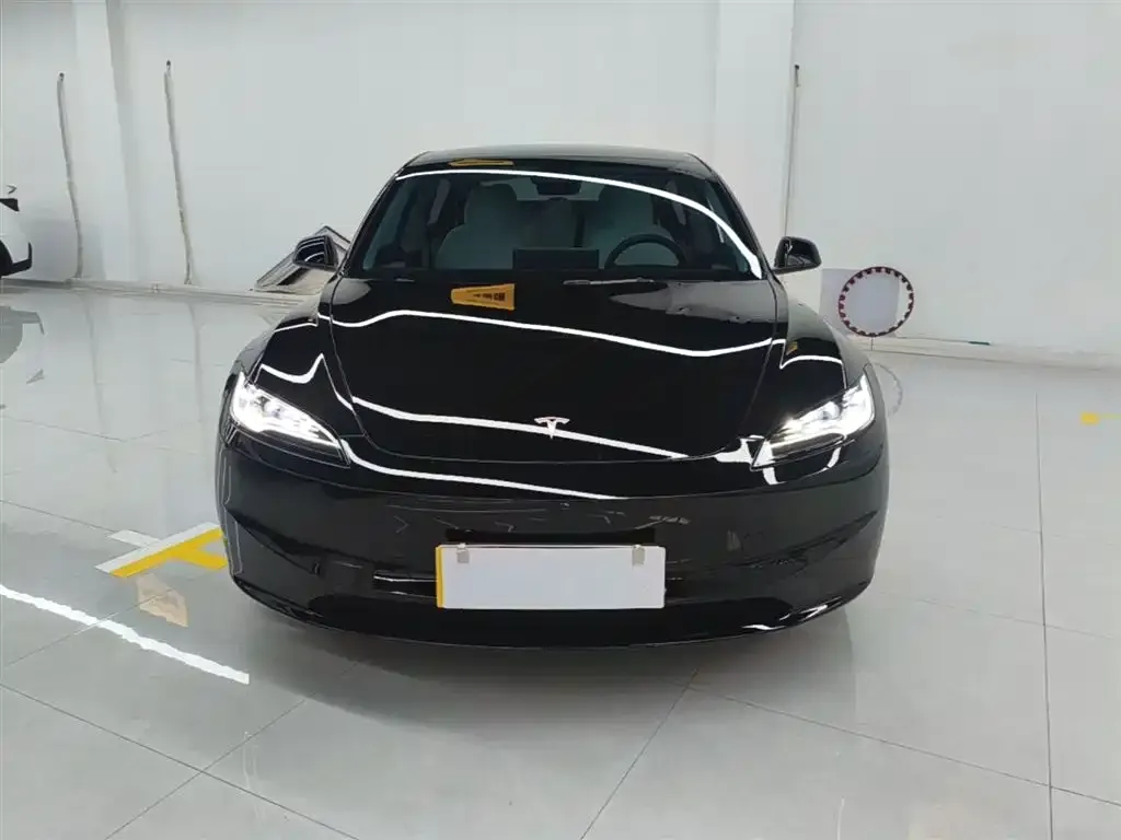 Tesla Model 3 — фото 4