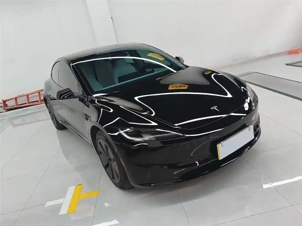 Tesla Model 3 — фото 2