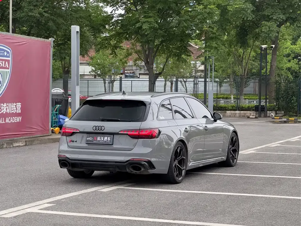 Audi RS 4 2025 из CN, фото 9