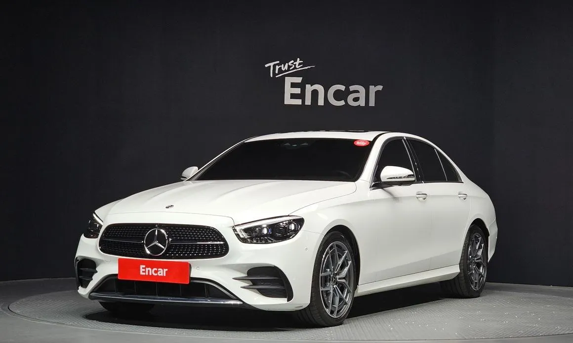Mercedes-Benz E-Class — фото 1