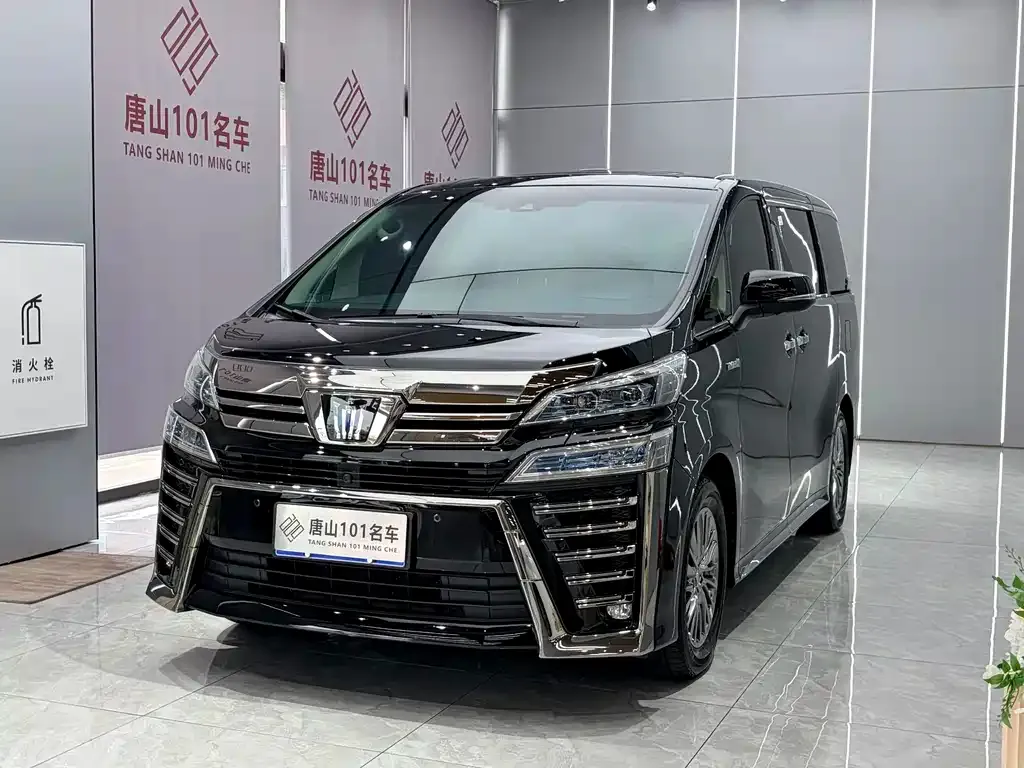 Toyota Vellfire — фото 1
