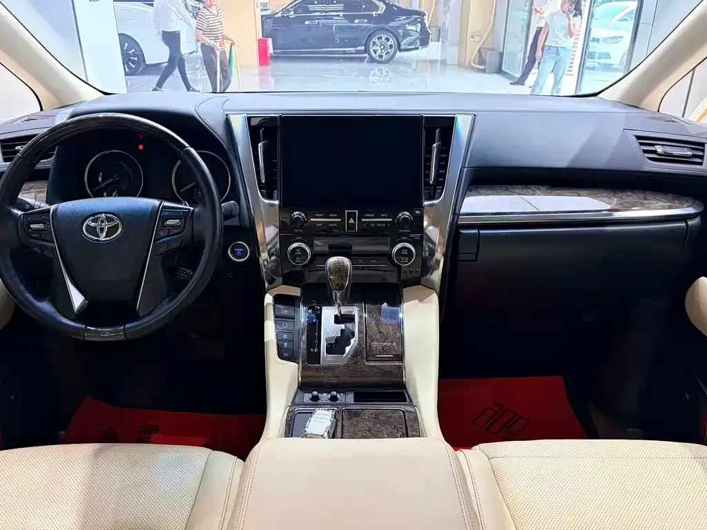 Toyota Vellfire — фото 8